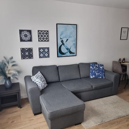 Apartament Near Sky Tower ヴロツワフ エクステリア 写真