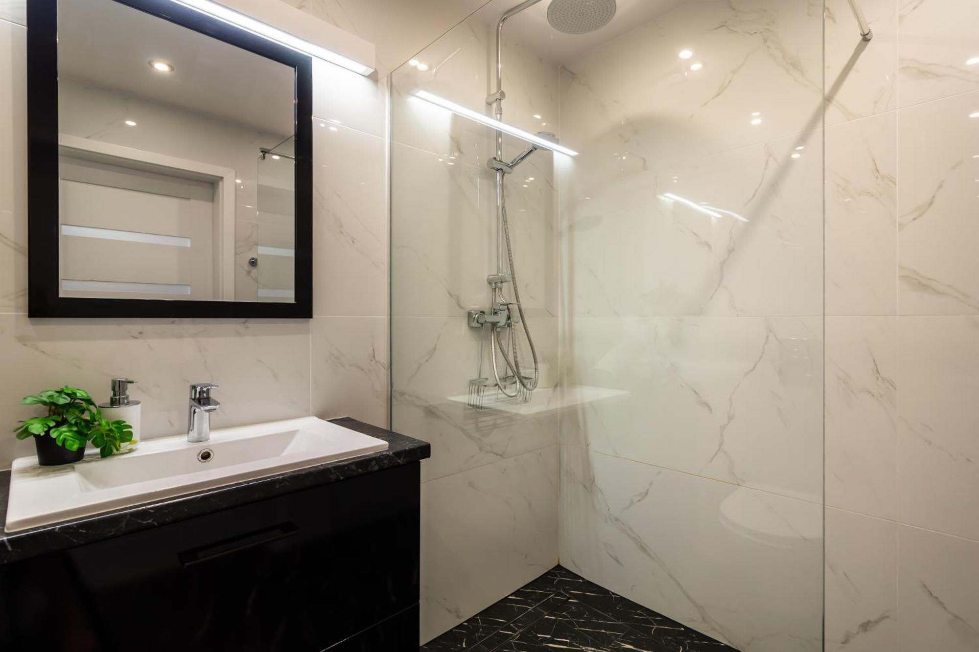 Apartament Near Sky Tower ヴロツワフ エクステリア 写真
